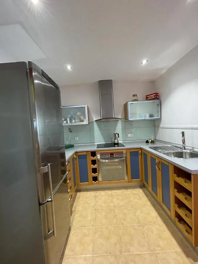 Apartamento En Zona Playa Con Vistas A La Bahia 阿尔赫西拉斯 公寓