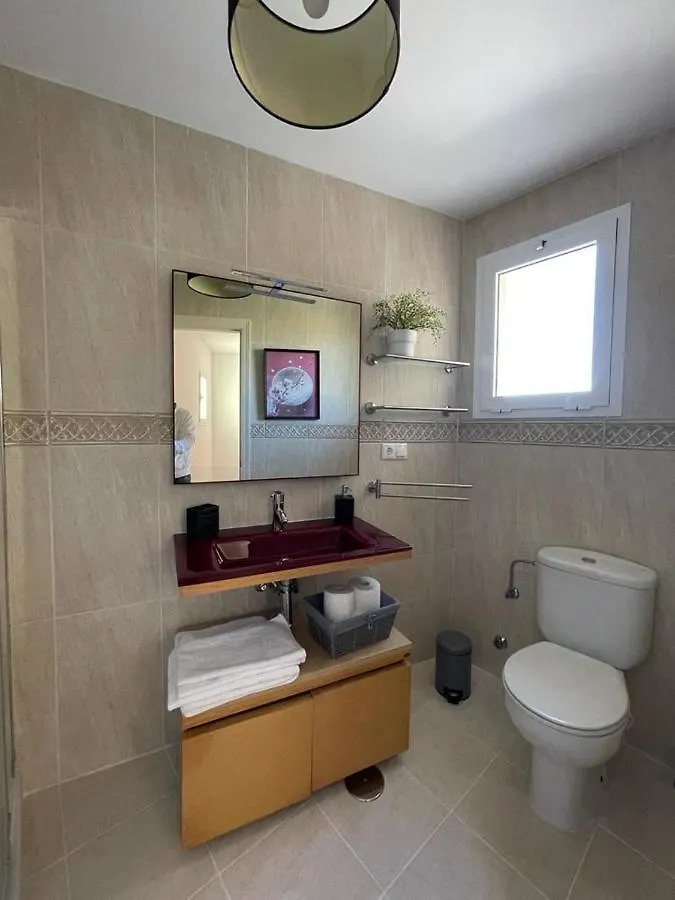 Apartamento En Zona Playa Con Vistas A La Bahia 阿尔赫西拉斯 公寓